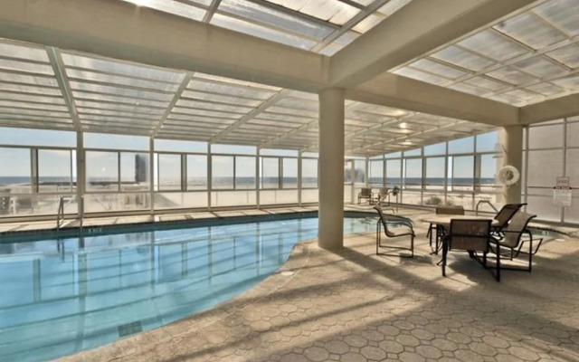 Colonnades 1202 - 3 Br condo