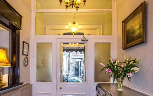 Alhambra Court Hotel