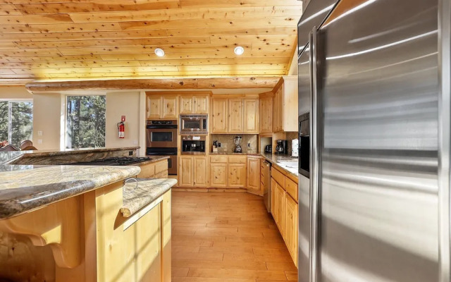 The Lodge on Oaxaco - Epic Man Cave / Billiard Room