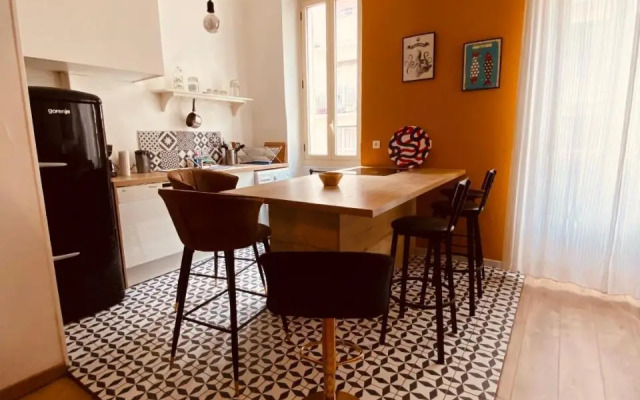 Palais Longchamps, T2 côté cour