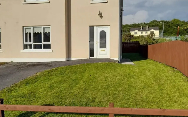 NO 9 The Willows, Ballinamore, Entire home