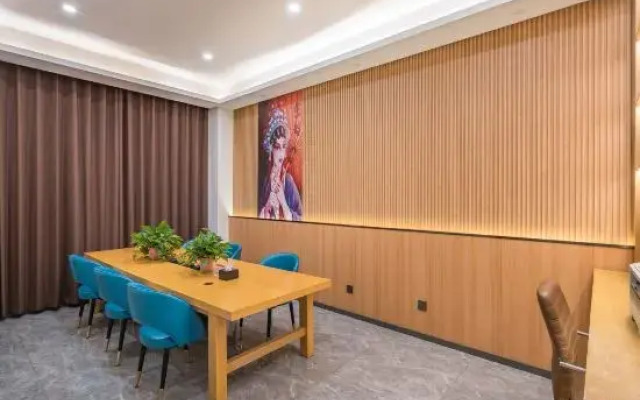 Luyating Hotel (Xiong'an New Area Rongcheng Aowei Road Branch)