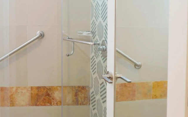 Luna Palace Hotel and Suites