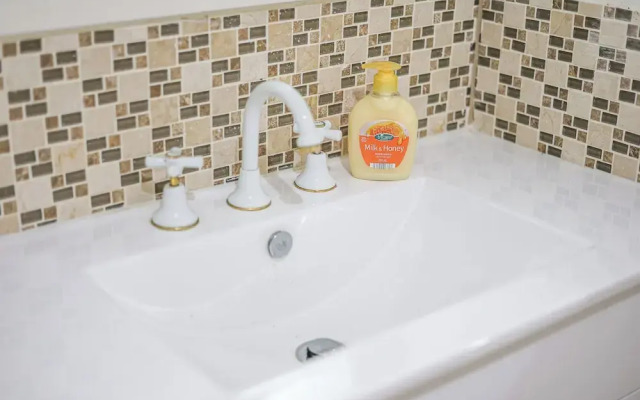 StayAU Newly Modern Comforts 3BRM Home Cranbourne