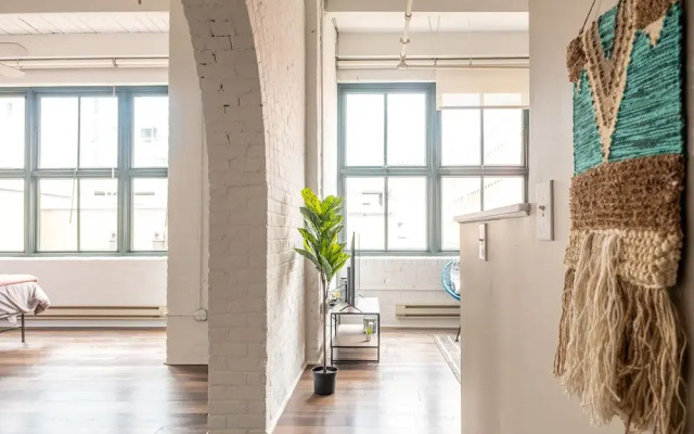 FRONTDESK East 8 Loft Apts Downtown Cincinnati