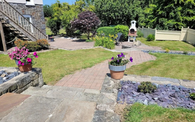 Llys Aeron Guest House