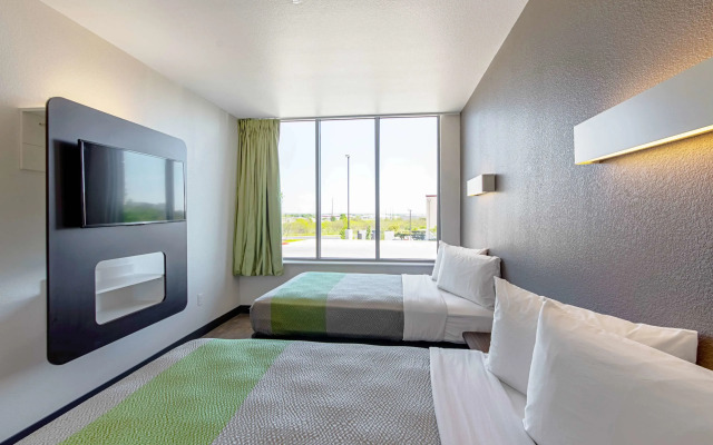 Motel 6 Austin, TX - Airport