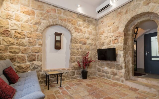 Best Location Jerusalem Stone Apartment