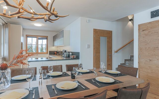 Luxury Villa in Ellmau with Hot Tub