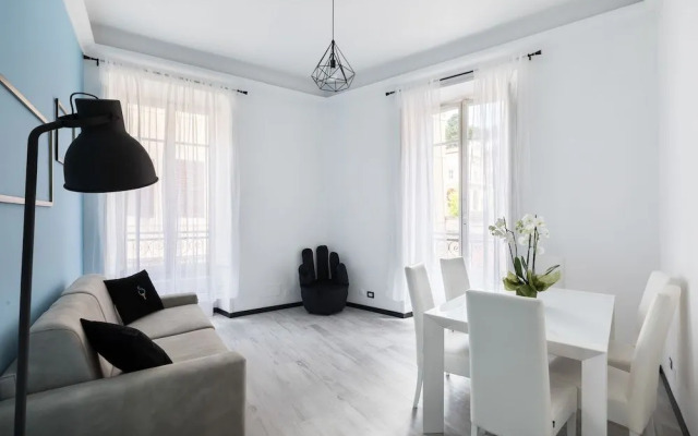 A World Aparts - The Artist's Suite