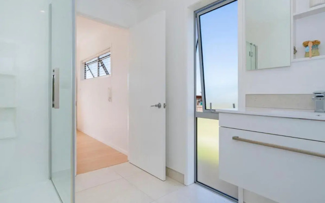 Coastal Pearl - Matarangi Holiday Home
