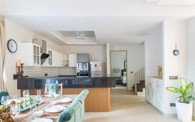 Aria - Lux 5BR Villa in Anjuna Perfect for Groups