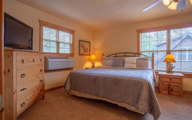 Serenity Lodge 4 Bedrooms 4 Bathrooms Home