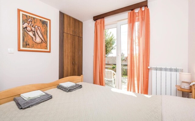Stunning Home in Icici With Wifi and 2 Bedrooms