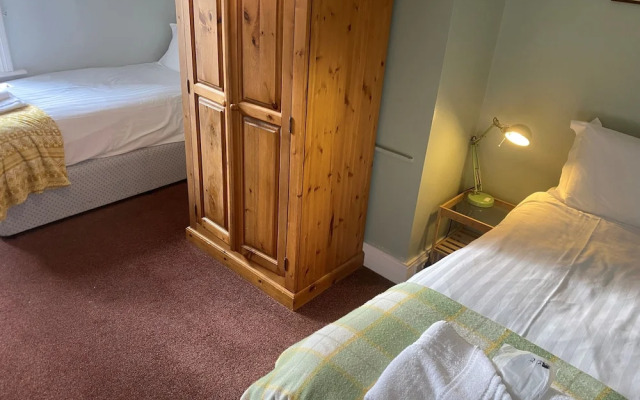 The Elks Head – Whitfield