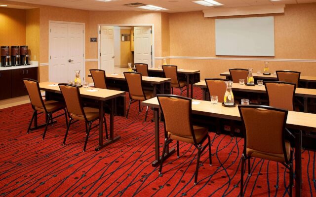 Sonesta ES Suites Chicago Waukegan Gurnee