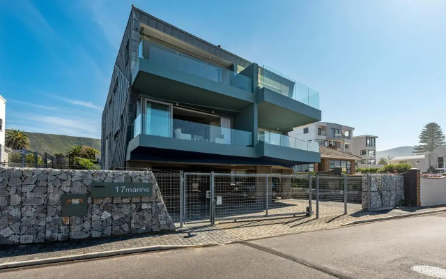 17 Marine, Designer SOLAR powered Apt