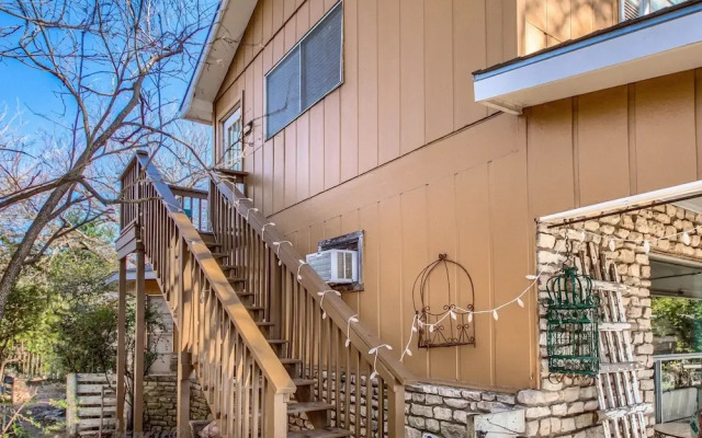 Binky's Nest 1 Bedroom Home by RedAwning