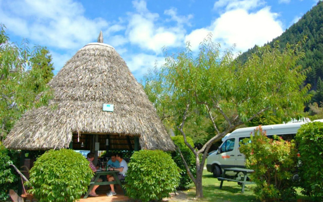 Queenstown Holiday Park & Motels Creeksyde