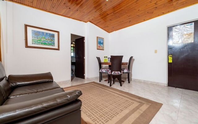 Hotel Ayenda Travel Blue 1705