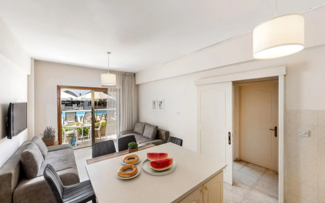 Stephanos Hotel Apts