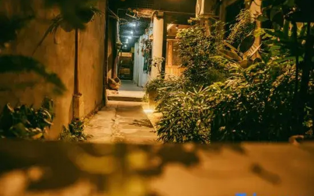 Hejia Dyeingfang Inn (Yuzhong Ancient City Branch)