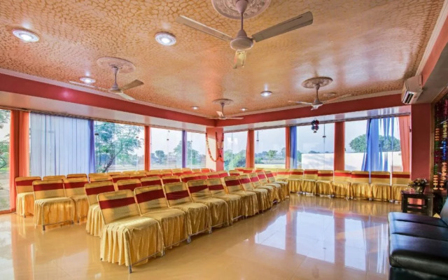 Hotel Ishant And Restaurant By OYO Rooms