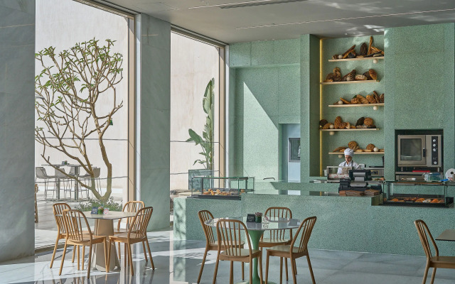 Dusit Thani LakeView Cairo