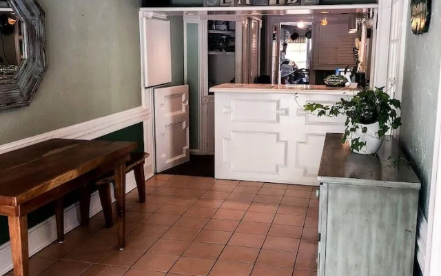 Authors of Key West Guest House