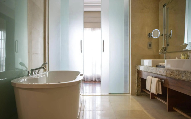 Renaissance Cairo Mirage City Hotel