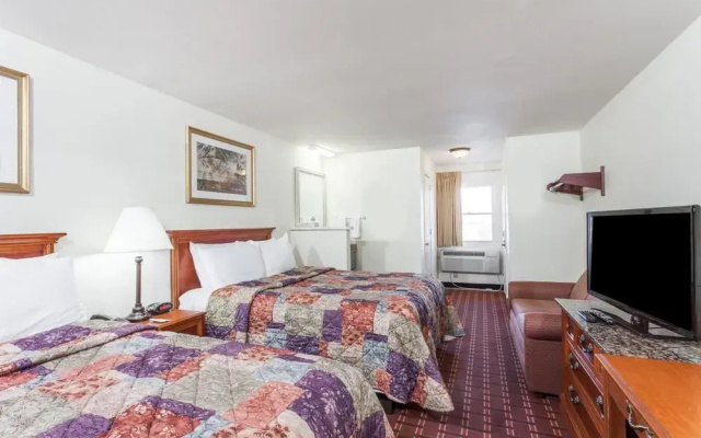 Knights Inn Cadiz
