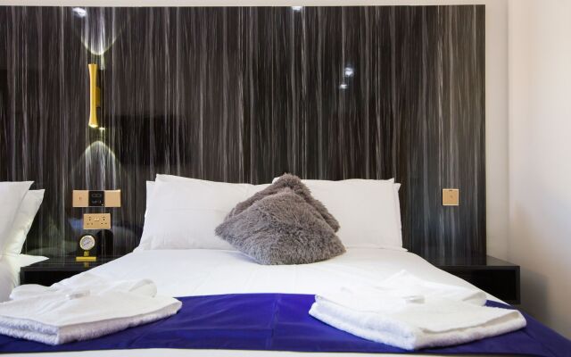 DJ Suites Blackpool