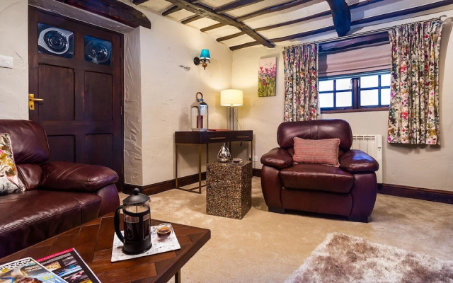 Tipsy Gin Cottage