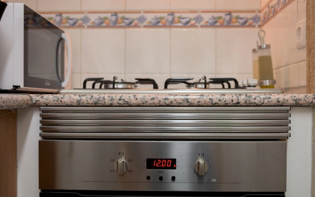 Spacious Bairro Alto Apartment + Courtyard, By TimeCooler