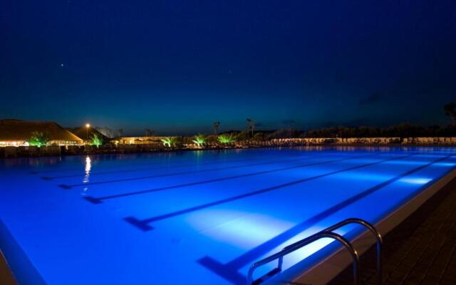 Hu Park Albatros Village