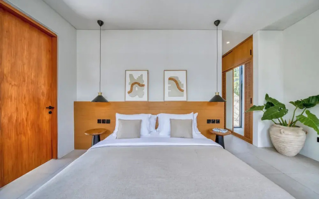 Malvarrosa Stylish 1BR Private Pool Villa Bingin