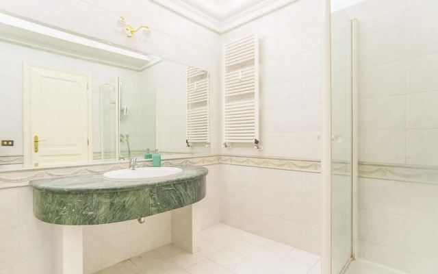 Eur Luminous And Large Family Terrace Apartment