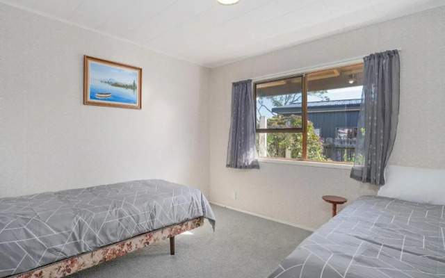 The Jandal House - Whitianga Holiday Home