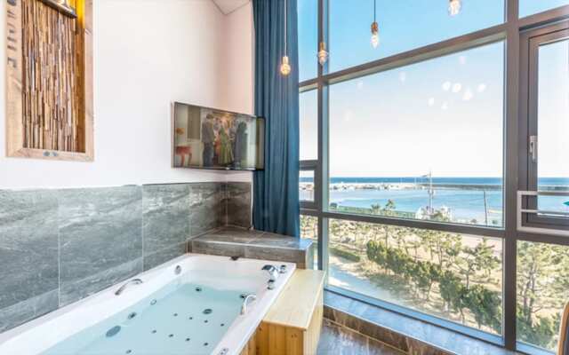 Pier 86 Spa And Pension