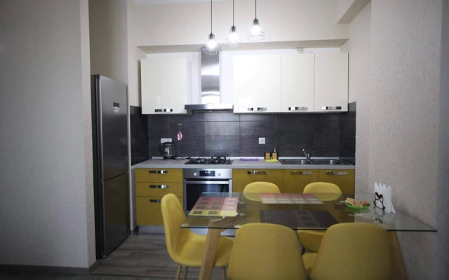Cozy Apartment at M2