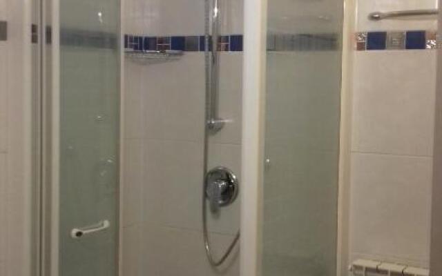 bilocale con giardino e box