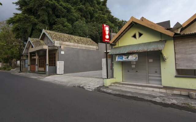 OYO 114 Plemburan Residence