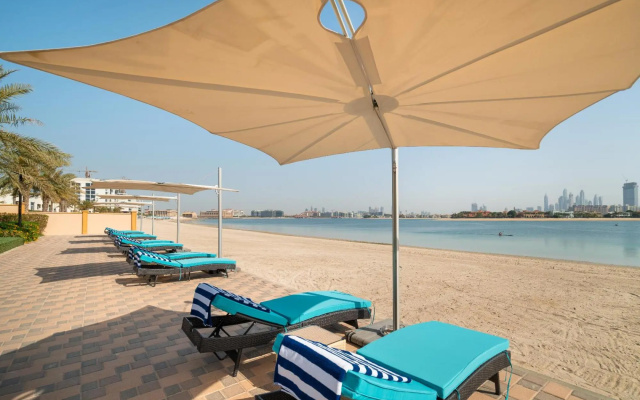 Luxury Villa Private Pool Disinfection Parking