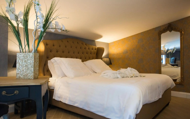 Marina Holiday Resort & Spa