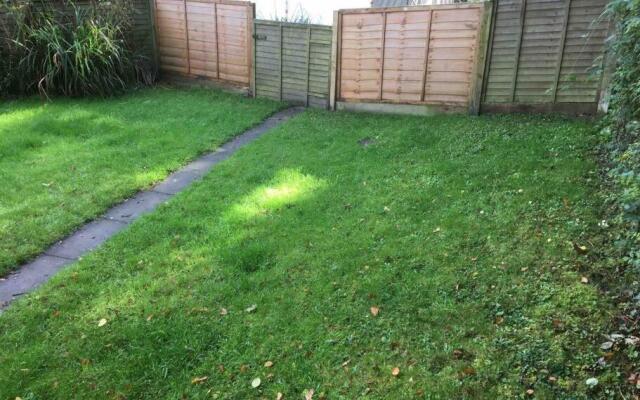 Bright and spacious annex near Lymington with private garden