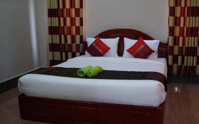 Phetphaylin Hotel
