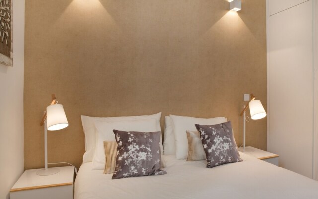 Great Location Close to the Metro