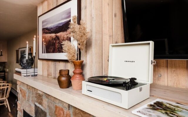 Four O Clock Rd - Rover