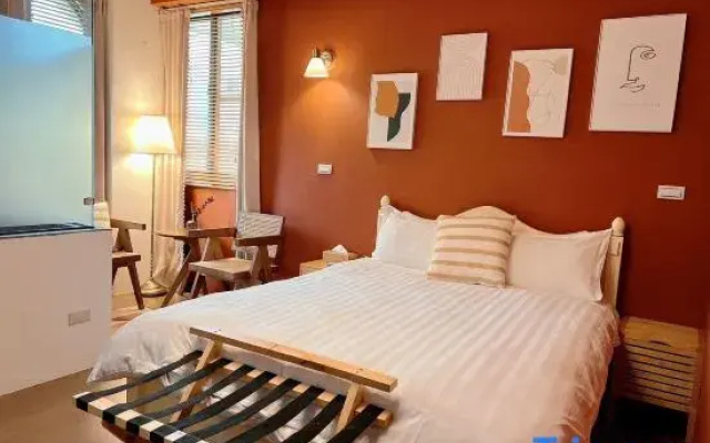 Season B&B - Western House