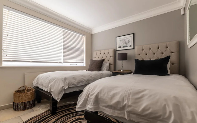 Dutton's Cove Guesthouse